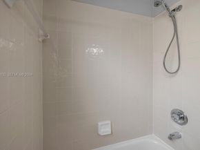 5861 S Sable Cir, Margate FL 33063