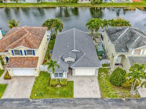 5861 S Sable Cir, Margate FL 33063