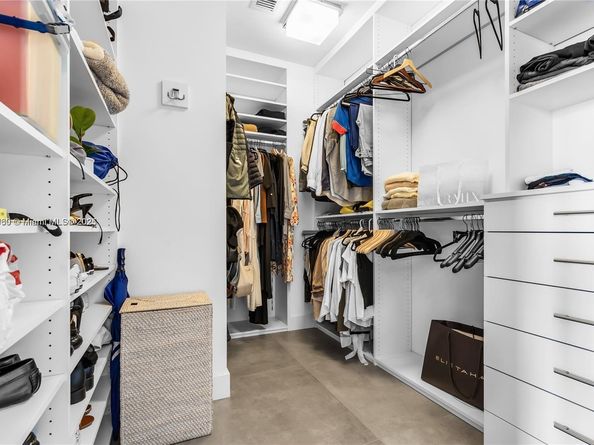 650 NE 32nd St BH6, Miami FL 33137
