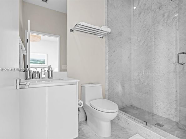 650 NE 32nd St BH6, Miami FL 33137