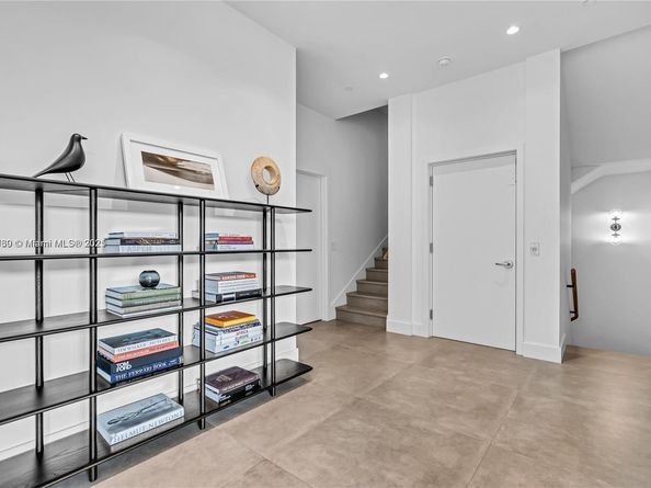 650 NE 32nd St BH6, Miami FL 33137