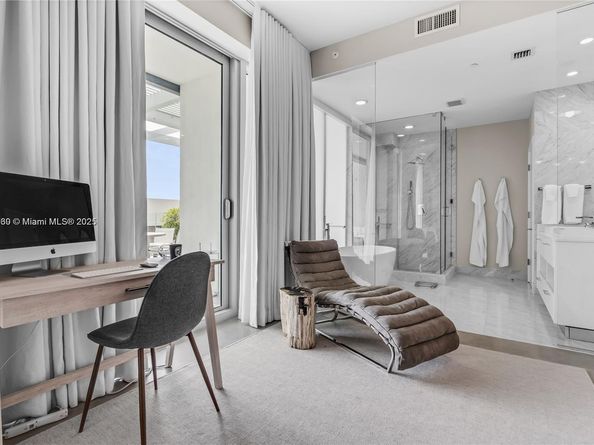 650 NE 32nd St BH6, Miami FL 33137
