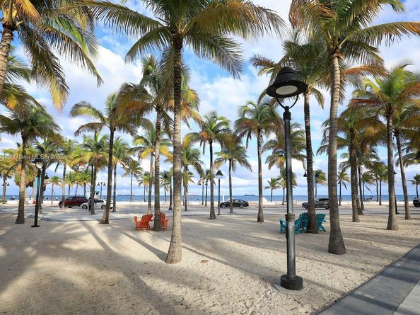 741 SW 2nd Ct, Hallandale Beach FL 33009