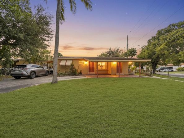 741 SW 2nd Ct, Hallandale Beach FL 33009