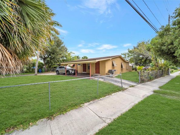 741 SW 2nd Ct, Hallandale Beach FL 33009