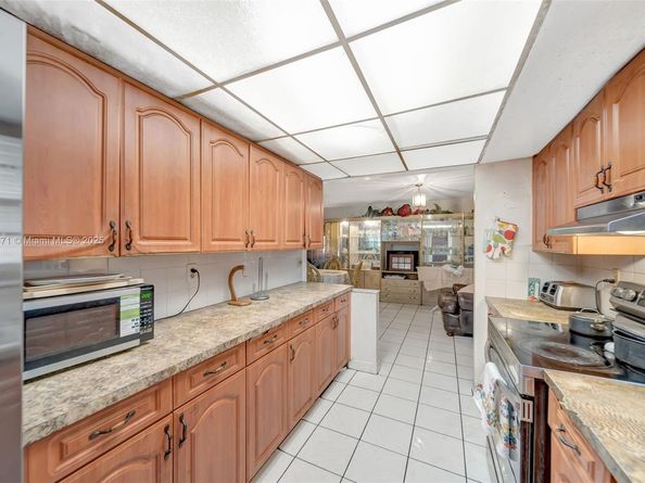 741 SW 2nd Ct, Hallandale Beach FL 33009