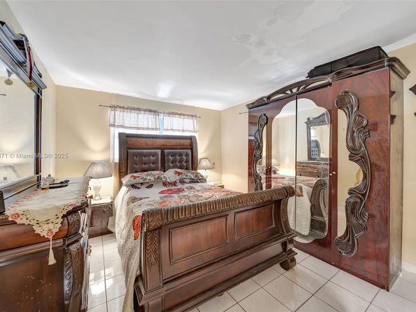 741 SW 2nd Ct, Hallandale Beach FL 33009