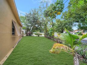 741 SW 2nd Ct, Hallandale Beach FL 33009