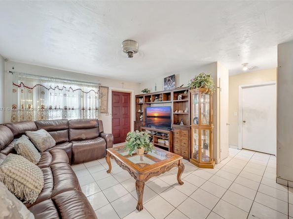 741 SW 2nd Ct, Hallandale Beach FL 33009