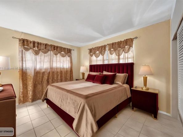 741 SW 2nd Ct, Hallandale Beach FL 33009