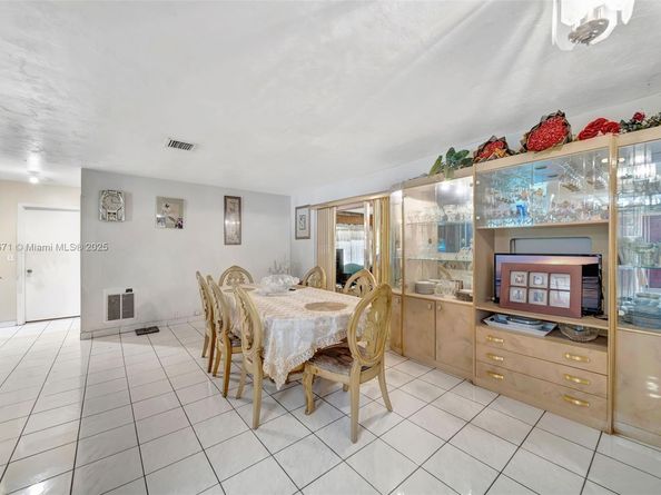 741 SW 2nd Ct, Hallandale Beach FL 33009