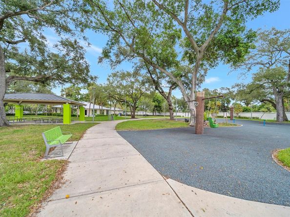 741 SW 2nd Ct, Hallandale Beach FL 33009