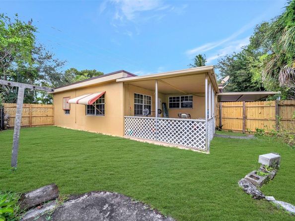 741 SW 2nd Ct, Hallandale Beach FL 33009