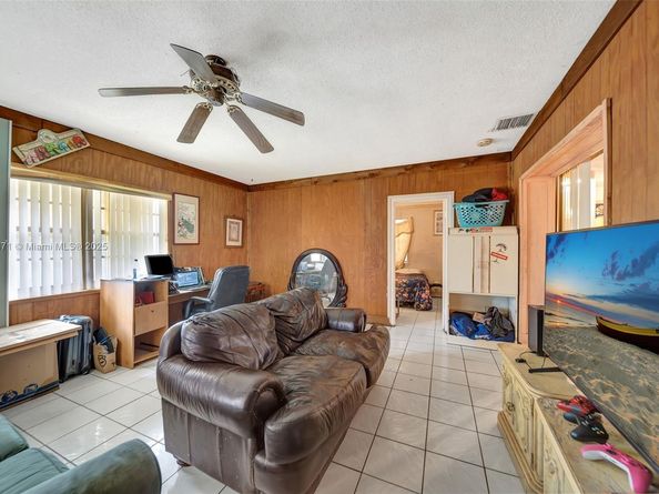 741 SW 2nd Ct, Hallandale Beach FL 33009