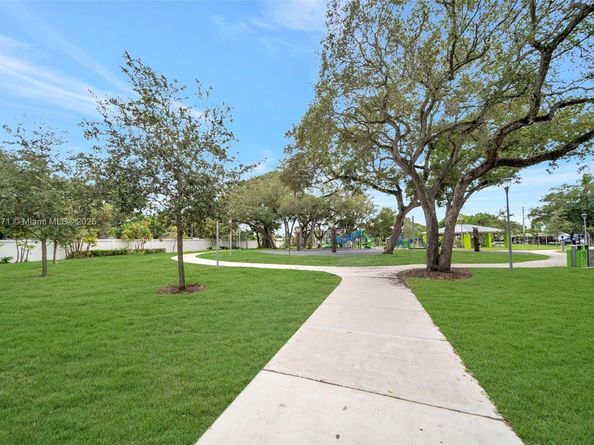 741 SW 2nd Ct, Hallandale Beach FL 33009