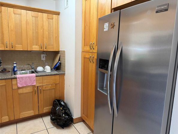 575 W 69th St 205, Hialeah FL 33014