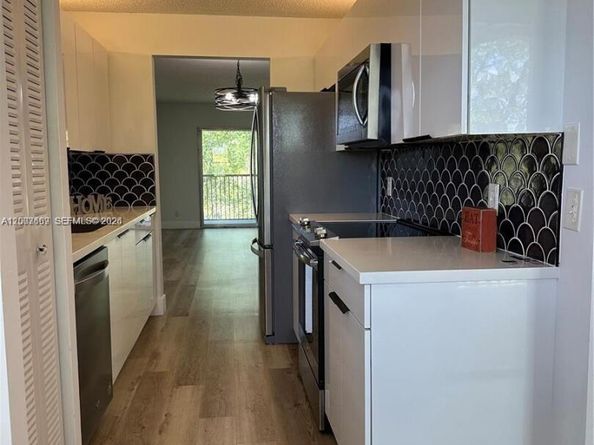 Undisclosed Address #A12007669, Pembroke Pines FL 33027