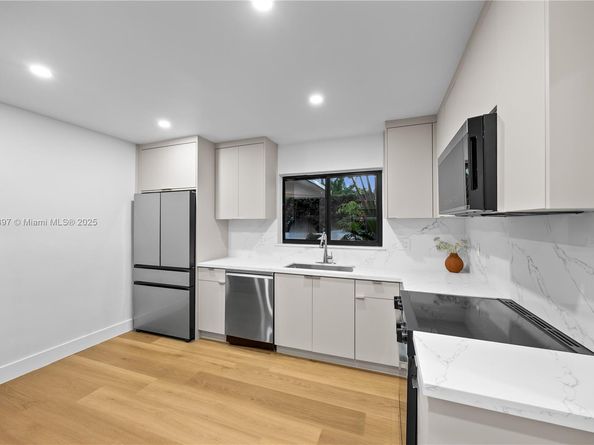 1618 SW 18th St, Miami FL 33145