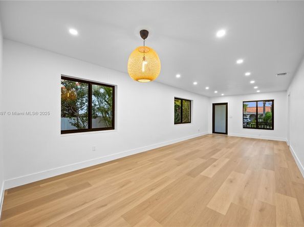 1618 SW 18th St, Miami FL 33145