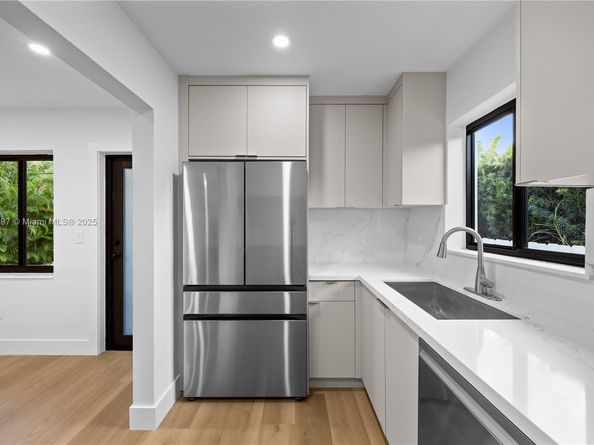 1618 SW 18th St, Miami FL 33145