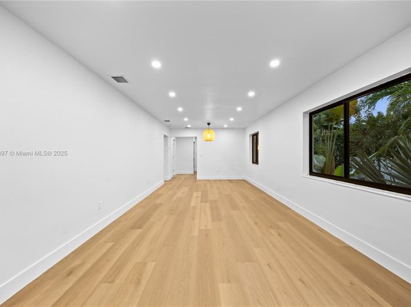 1618 SW 18th St, Miami FL 33145