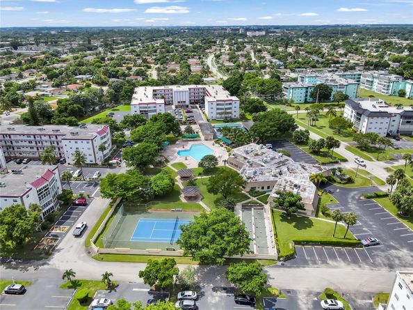 4050 NW 42nd Ave 413, Lauderdale Lakes FL 33319
