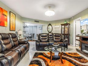 4050 NW 42nd Ave 413, Lauderdale Lakes FL 33319