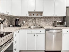 4050 NW 42nd Ave 413, Lauderdale Lakes FL 33319
