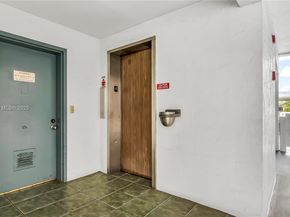 4050 NW 42nd Ave 413, Lauderdale Lakes FL 33319