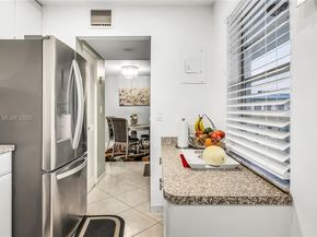 4050 NW 42nd Ave 413, Lauderdale Lakes FL 33319