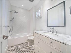 3703 NE 199th St, Aventura FL 33180