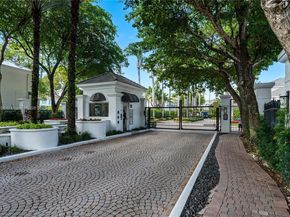 3703 NE 199th St, Aventura FL 33180