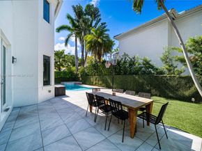 3703 NE 199th St, Aventura FL 33180