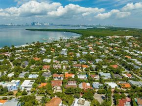 250 Greenwood Drive, Key Biscayne FL 33149