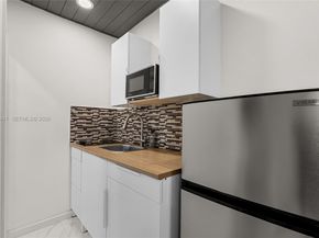12724 SW 33rd Ter, Miami FL 33175