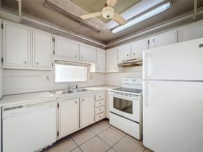 5102 NW 36th St 512, Lauderdale Lakes FL 33319