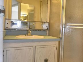 5102 NW 36th St 512, Lauderdale Lakes FL 33319