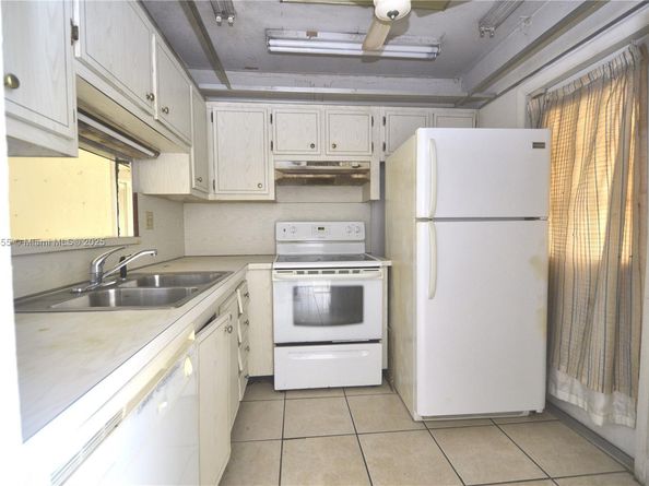 5102 NW 36th St 512, Lauderdale Lakes FL 33319