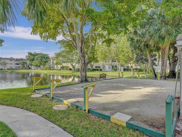 5102 NW 36th St 512, Lauderdale Lakes FL 33319