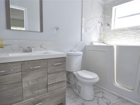 5102 NW 36th St 512, Lauderdale Lakes FL 33319