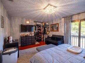 898 NW 47th St, Deerfield Beach FL 33064