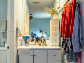 898 NW 47th St, Deerfield Beach FL 33064