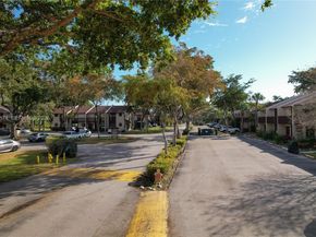 898 NW 47th St, Deerfield Beach FL 33064