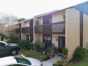 898 NW 47th St, Deerfield Beach FL 33064