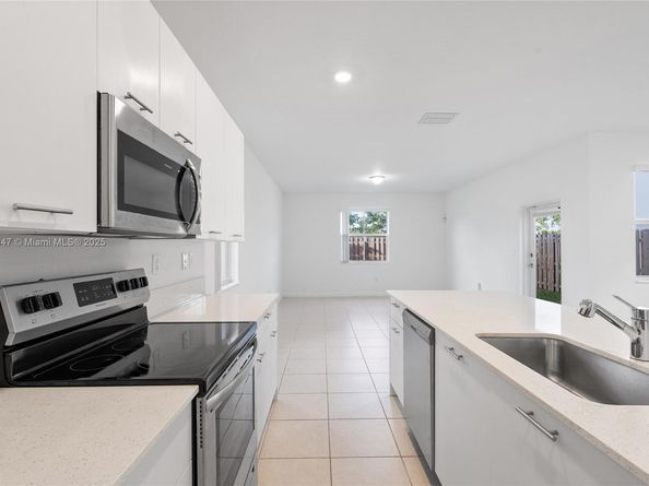 2405 NW 131st Cir, Miami FL 33167