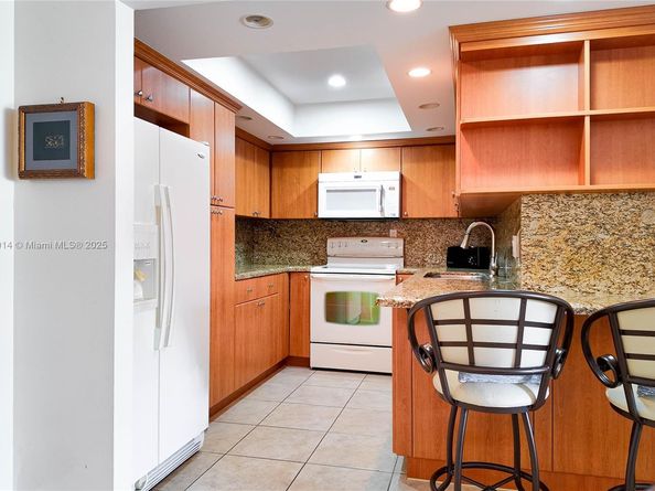 1980 S Ocean Dr 3A, Hallandale Beach FL 33009