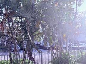 1925 Marseille Dr, Miami Beach FL 33141