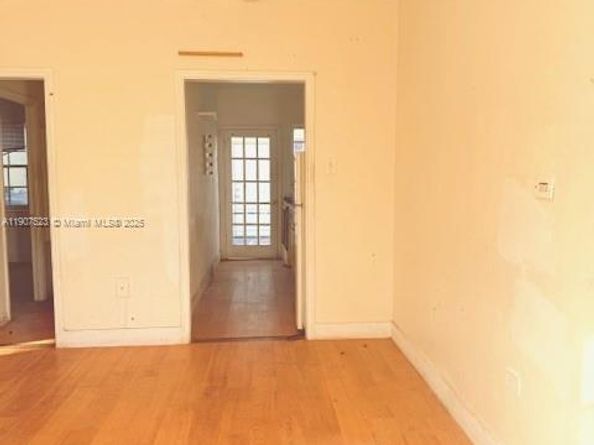 1925 Marseille Dr, Miami Beach FL 33141