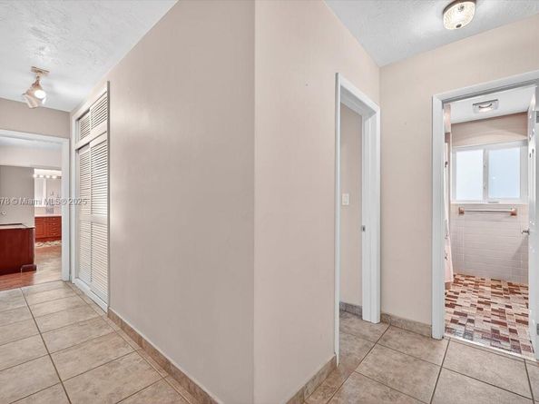 1621 NW 110th Ter, Pembroke Pines FL 33026
