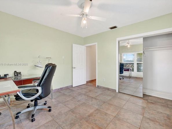 1621 NW 110th Ter, Pembroke Pines FL 33026